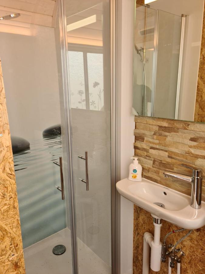 La Roulotte Apartment Travers ภายนอก รูปภาพ